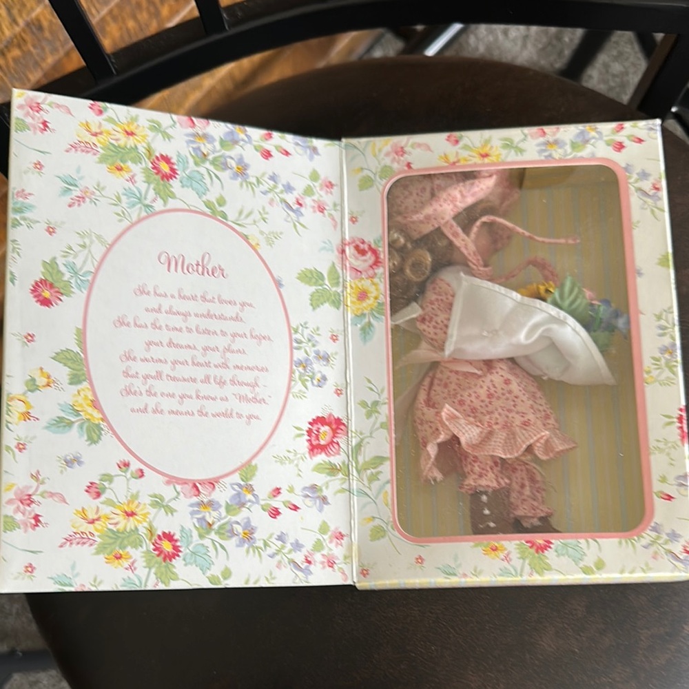 Holly Hobbie Floral Mother Keepsake Box with Doll